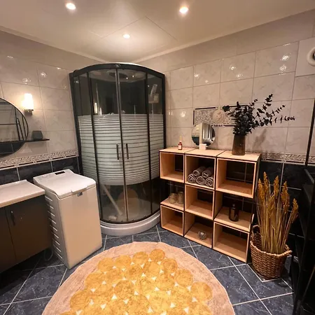 Aurora Skies Apartment